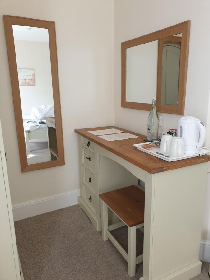 Crofton Guest House Weymouth Exteriör bild